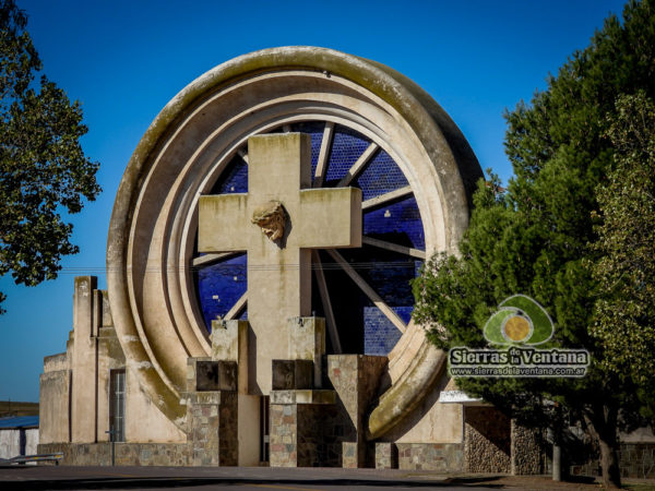 Portal del Cementerio Saldungaray