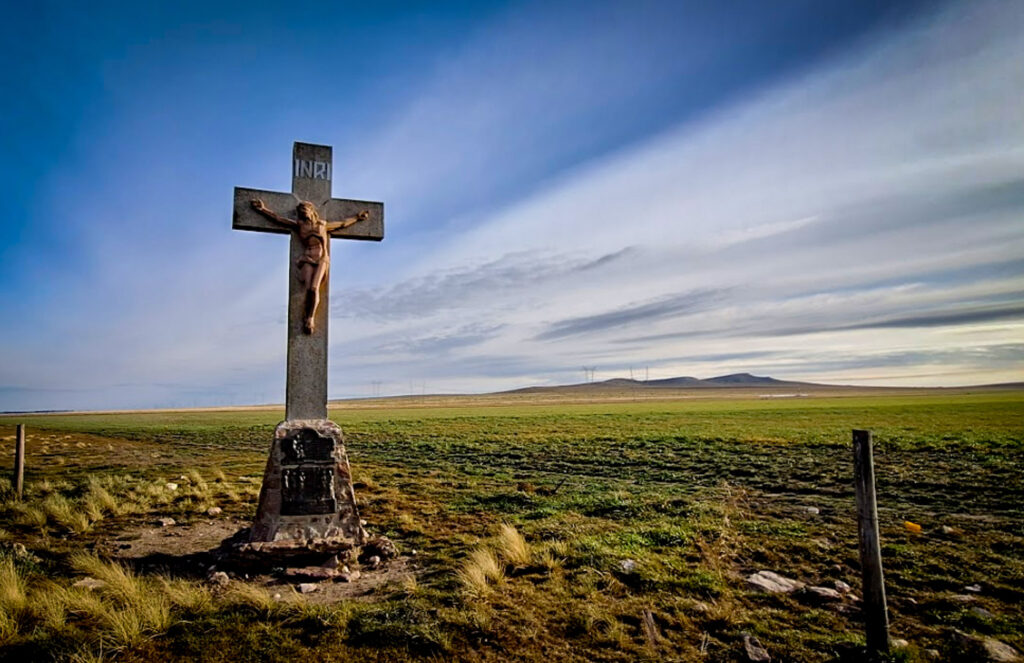 La Cruz de Estomba por Francisco Salamone en Saldungaray